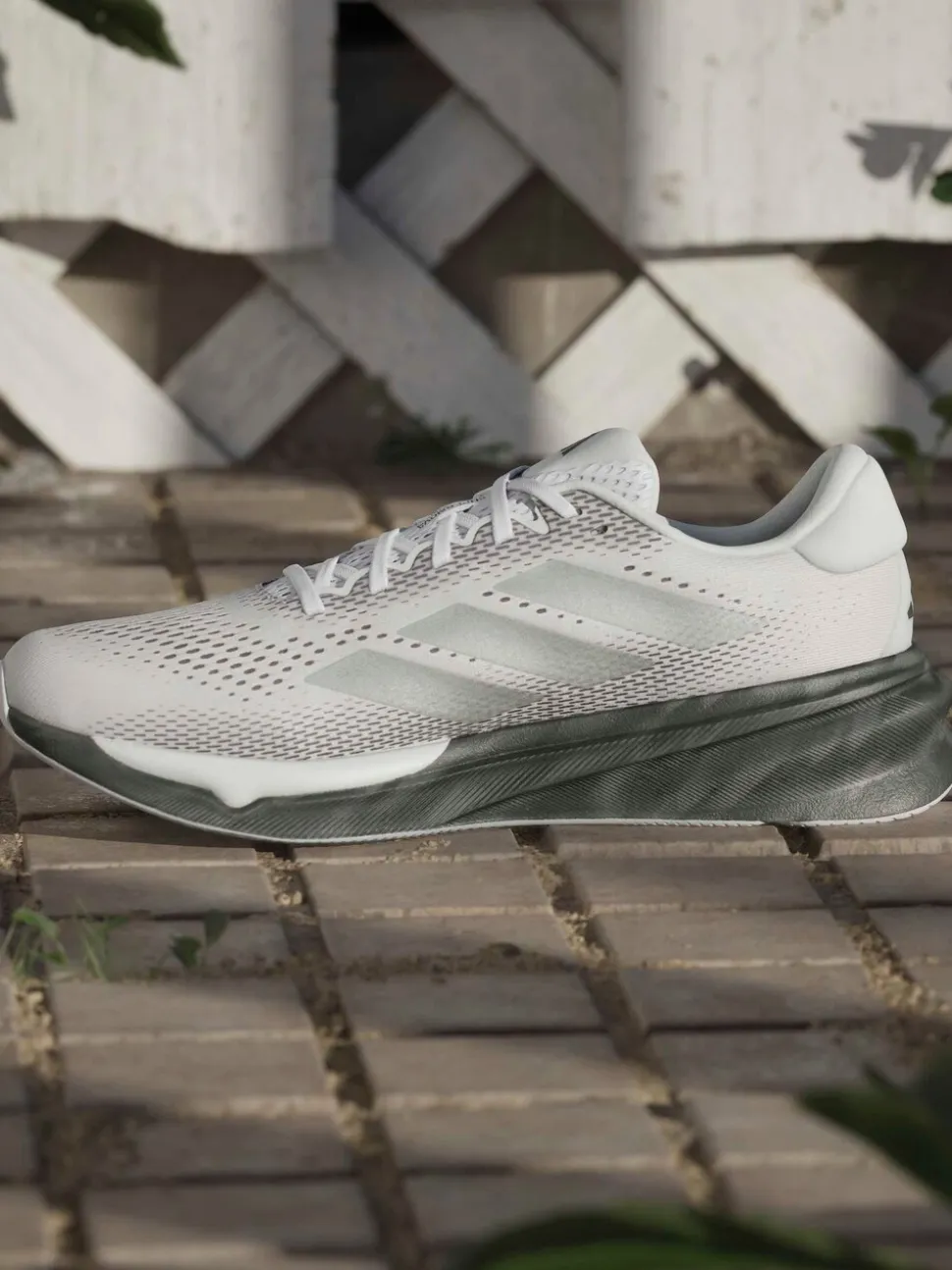 adidas White Supernova Stride 2 M Trainers