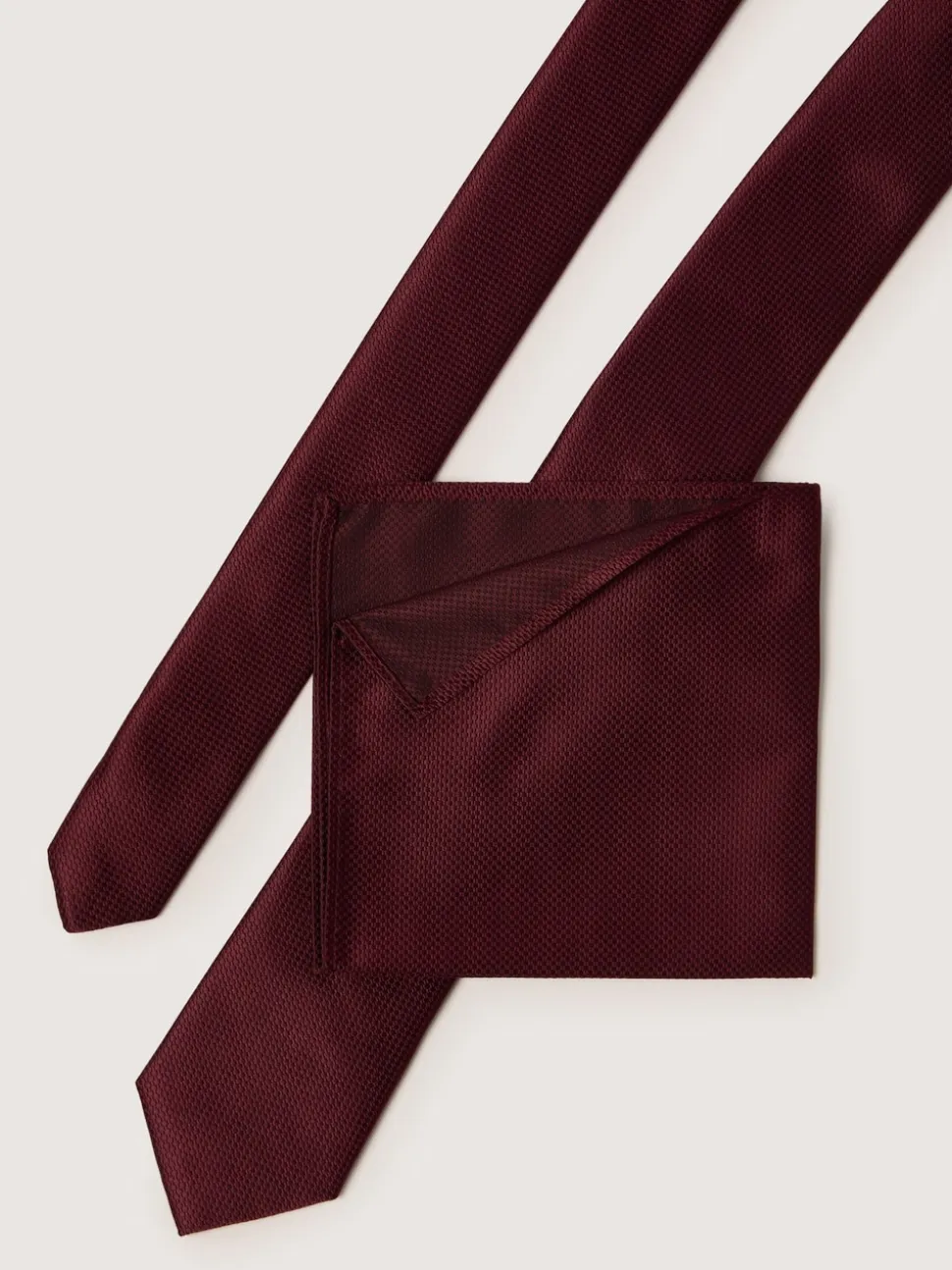 Antique Rogue Red Texture Tie