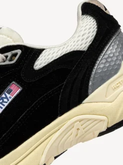 AUTRY Black Hyperway Low Top Trainers