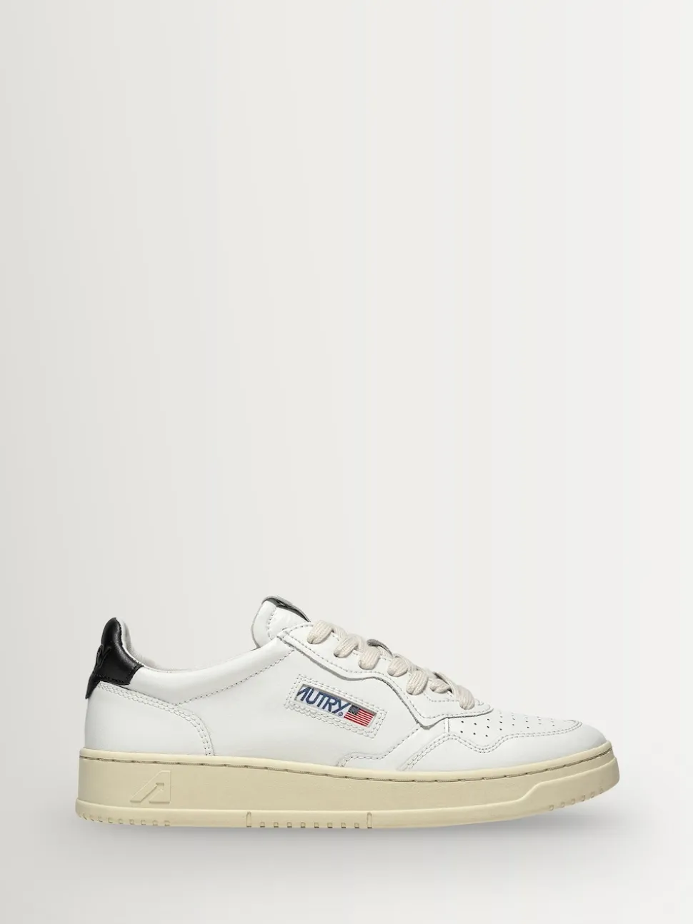 AUTRY Black Mans Medalist Low Trainers