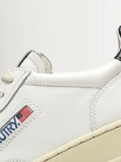 AUTRY Black Mans Medalist Low Trainers