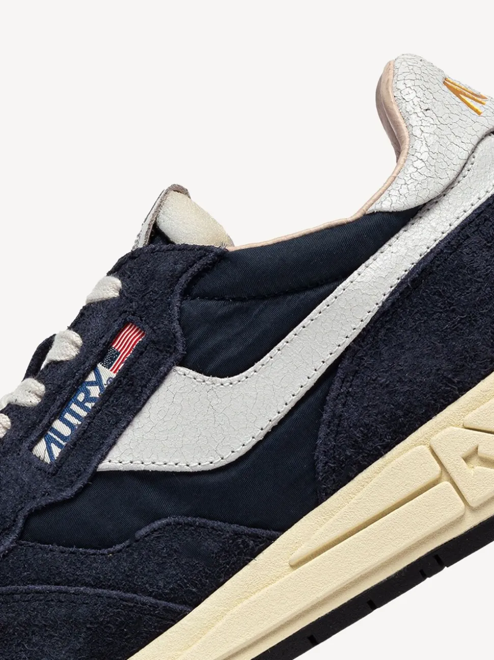 Autry Blue Mans Reelwind Low Trainers