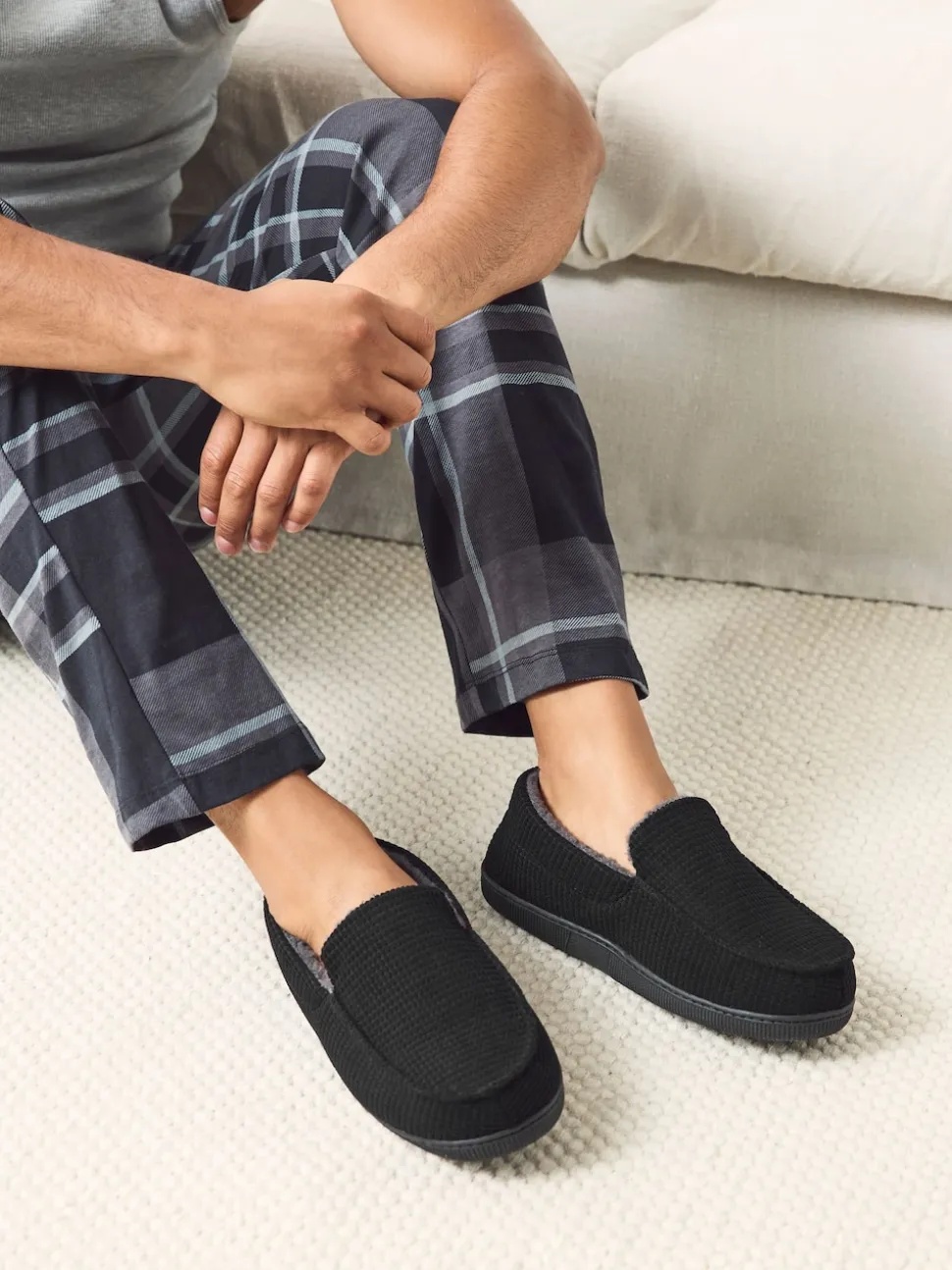 Black Closed Back Textured Slippers