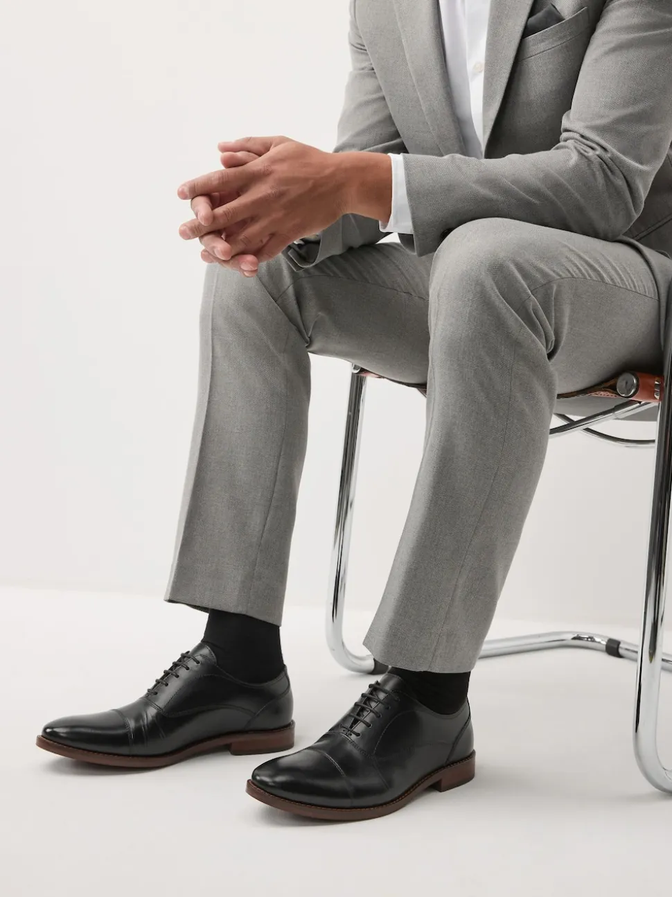 Black Contrast Sole Leather Oxford Toecap Shoes