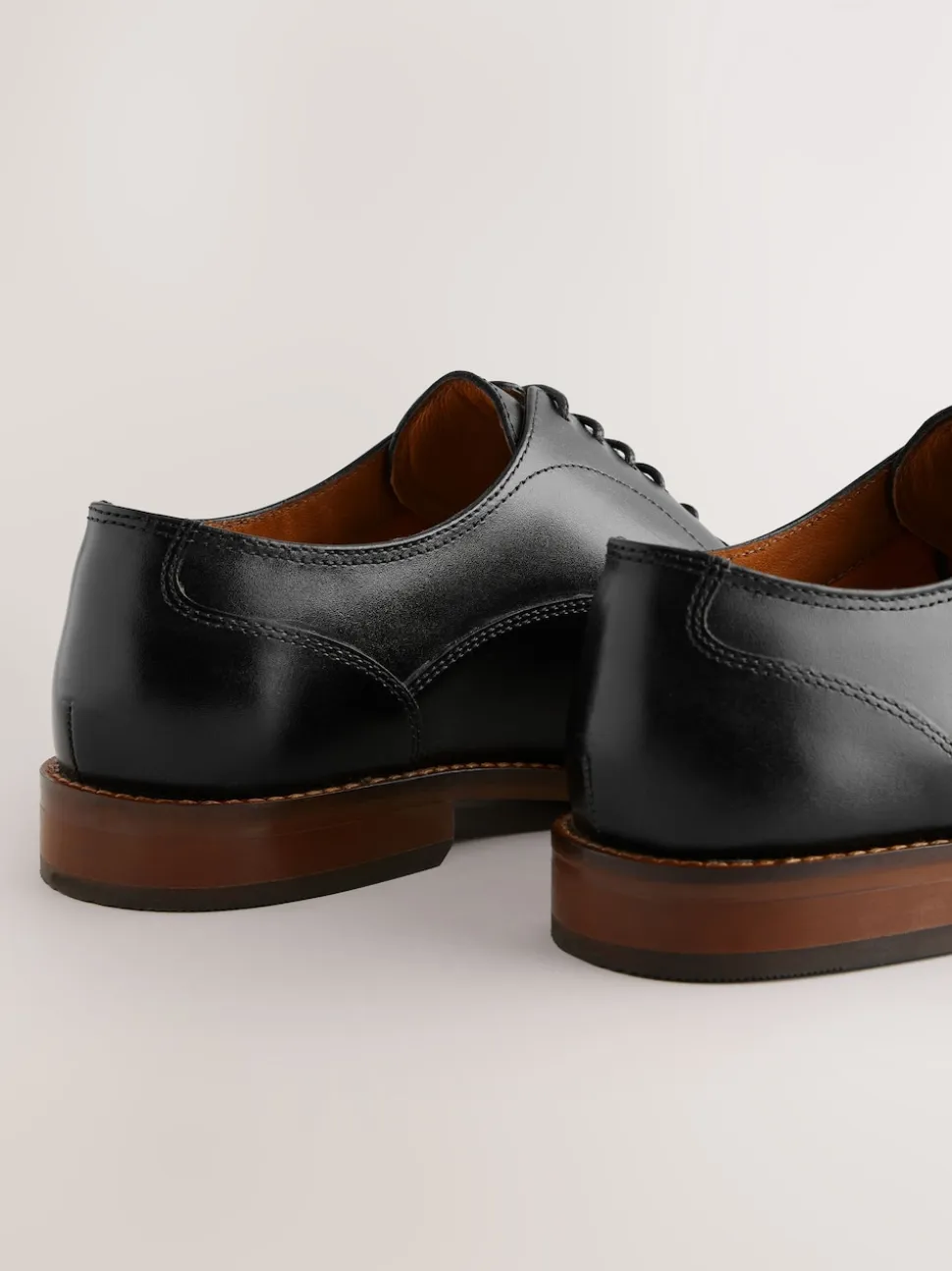 Black Contrast Sole Leather Oxford Toecap Shoes
