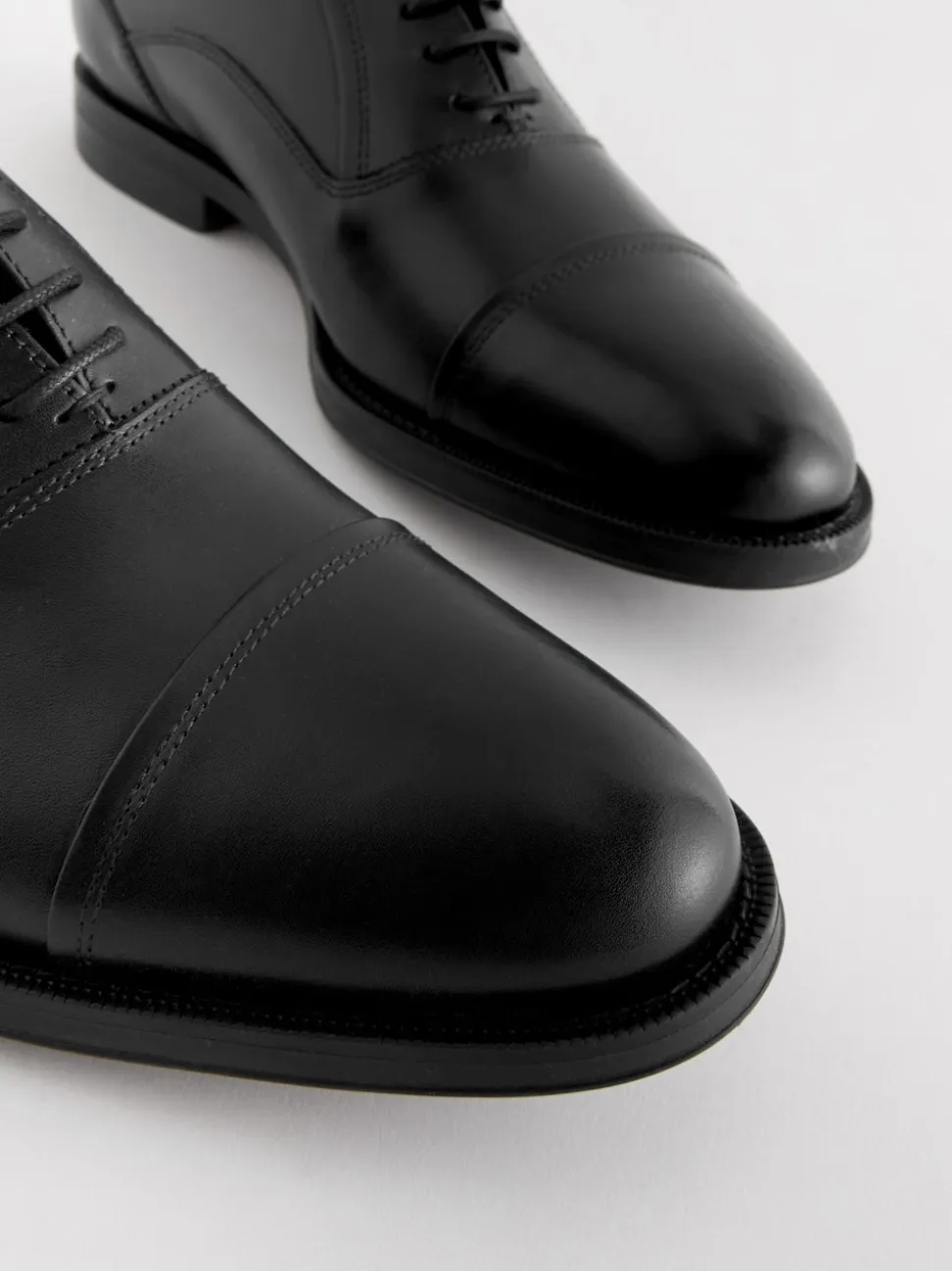 Black Standard Fit Leather Oxford Toecap Shoes