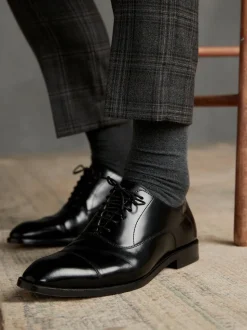 Black Standard Fit Signature Leather Sole Oxford Toe Cap Shoes