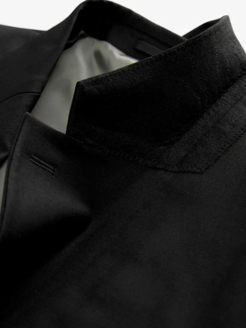 Black Tailored Fit Tailored Fit Wool Blend Motionflex Suit Jacket