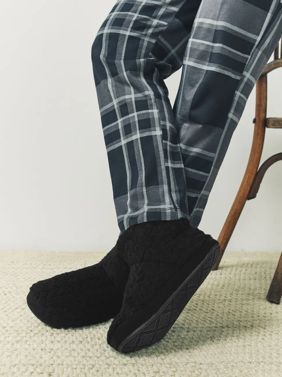 Black Textured Fleece Boot Slippers