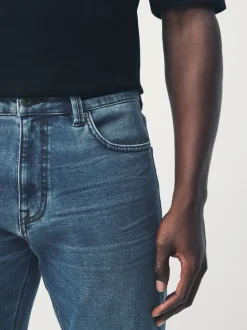 Blue Light Slim Fit Motionflex Jeans
