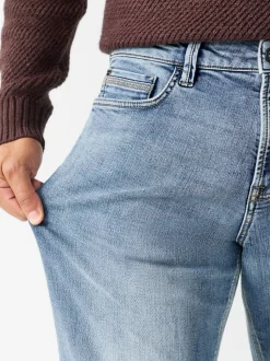 Blue Light Vintage Straight Fit Comfort Stretch Jeans