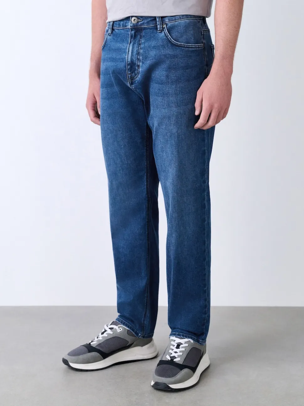 Blue Mid Regular Tapered Fit Motionflex Jeans