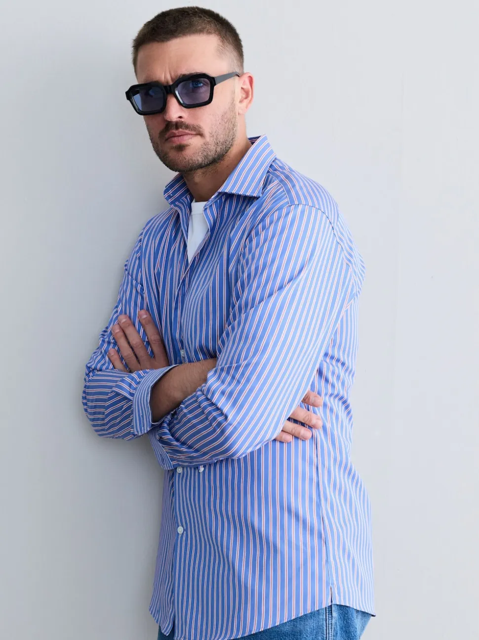 Blue Stripe Slim Fit 100% Cotton Signature Single Cuff Shirt