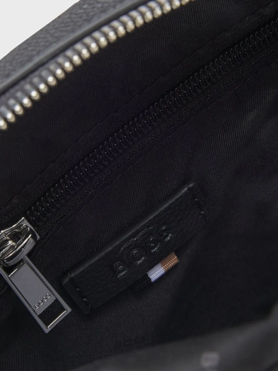 BOSS Black Ray Logo Zip Bag