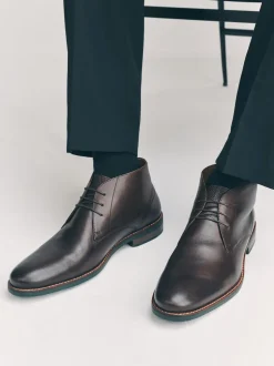 Brown Contrast Sole Leather Chukka Boots