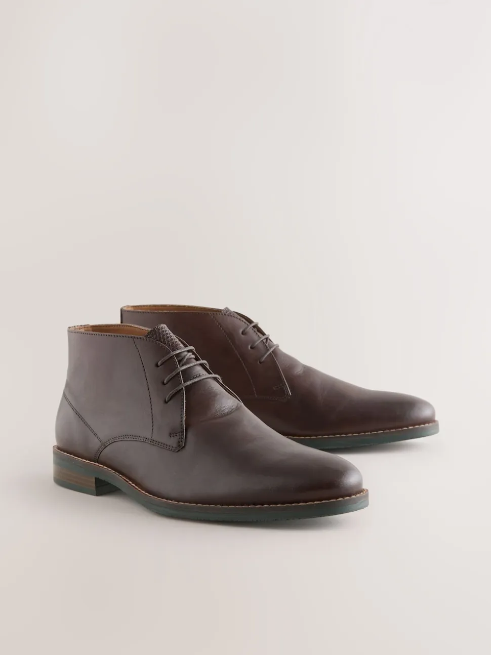 Brown Contrast Sole Leather Chukka Boots