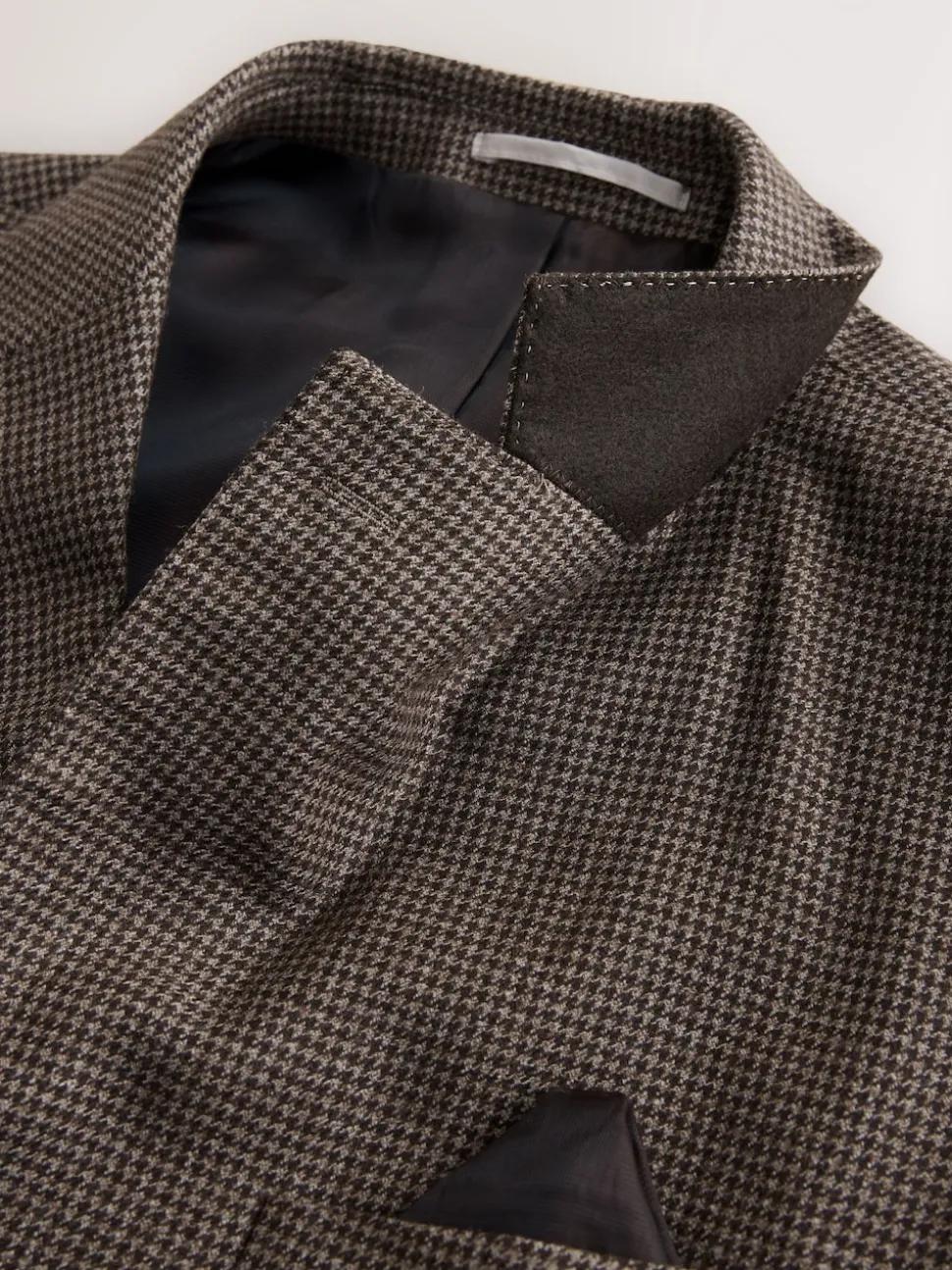 Brown Tailored Fit Wool Blend Puppy Tooth Texture Suit Jacket