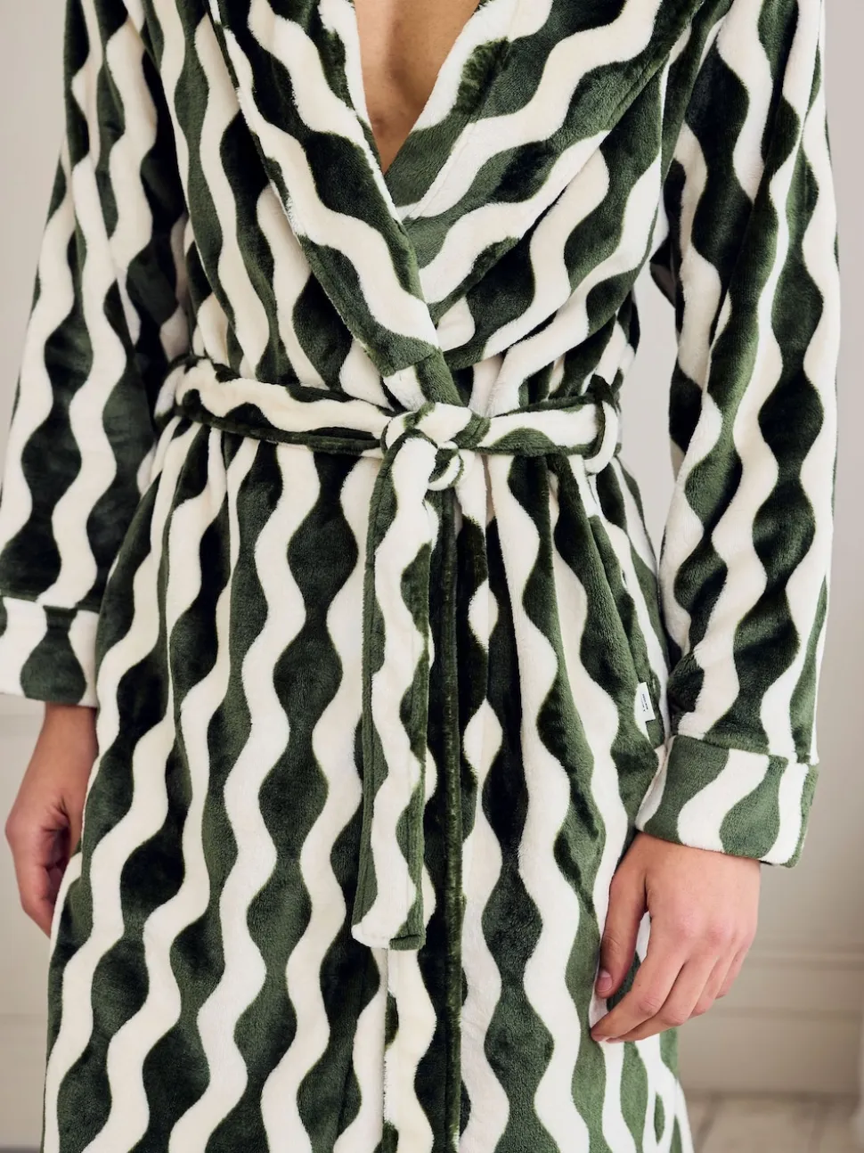 Chelsea Peers Green Fleece Wavy Stripe Hooded Dressing Gown