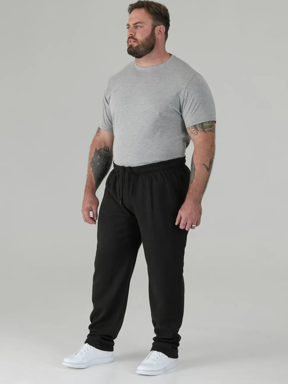 D555 Black ALBERT Jogging Bottoms With Open Hem and Zipper Pockets