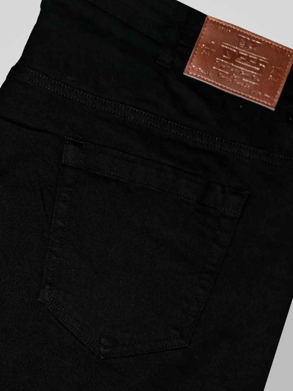 D555 Black chrome CEDRIC Tapered Fit Stretch Jeans