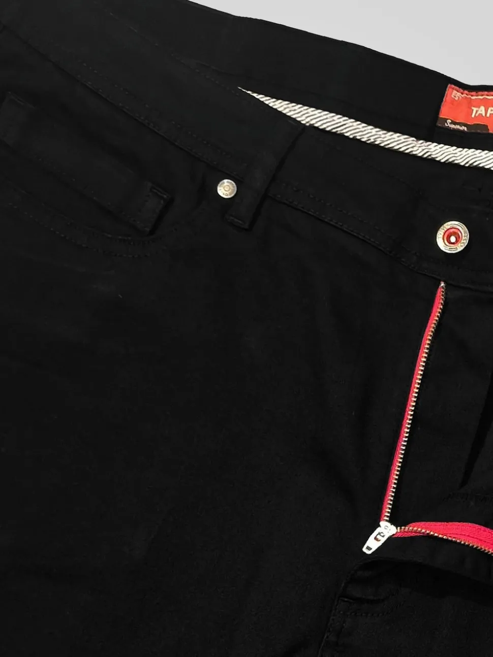 D555 Black chrome CEDRIC Tapered Fit Stretch Jeans