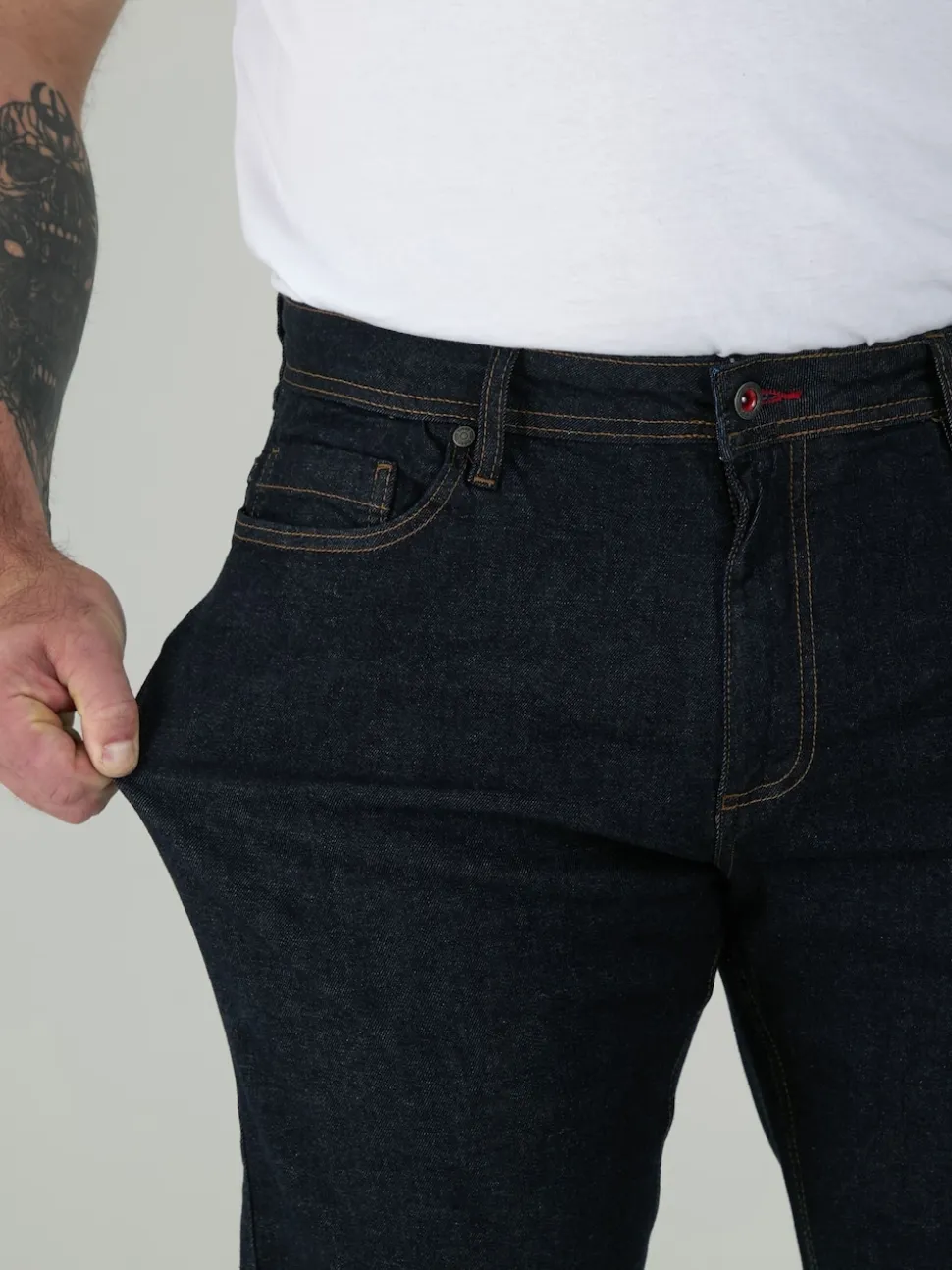D555 Blue CEDRIC Tapered Fit Stretch Jeans