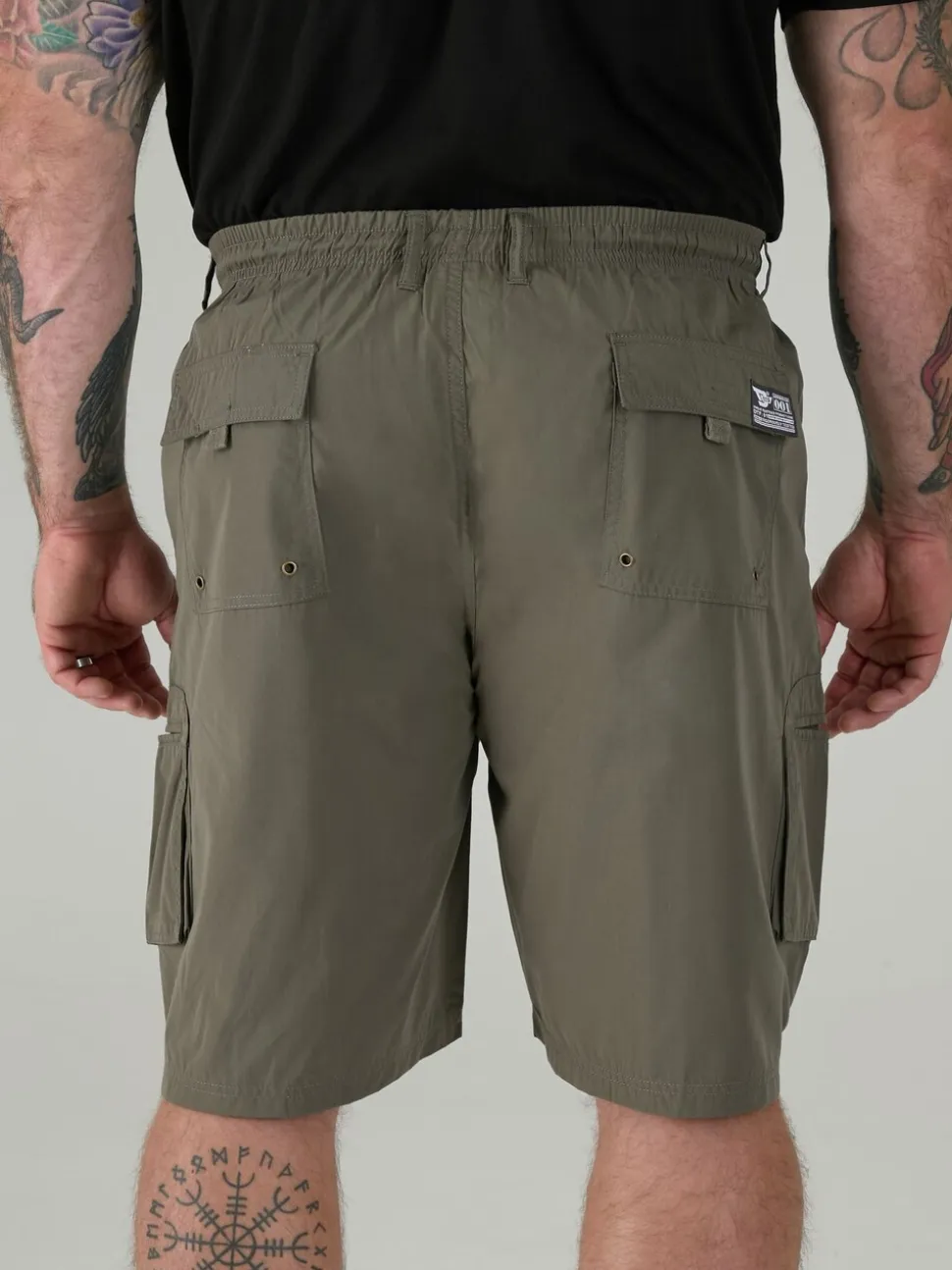 D555 Green NICK Cargo Shorts With Shaped Leg Pockets