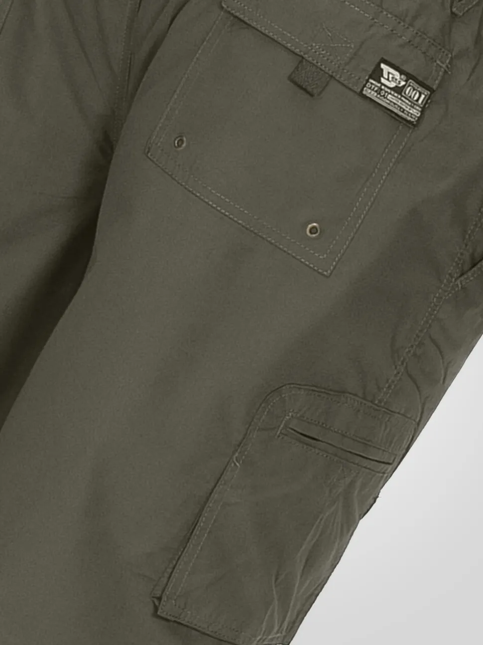 D555 Green NICK Cargo Shorts With Shaped Leg Pockets