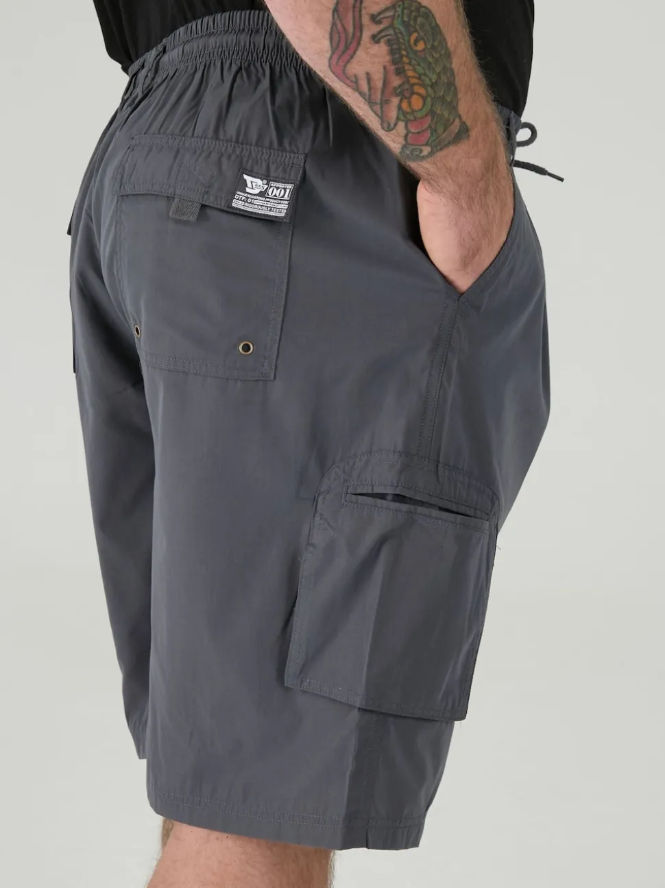 D555 Grey NICK Cargo Shorts With Shaped Leg Pockets