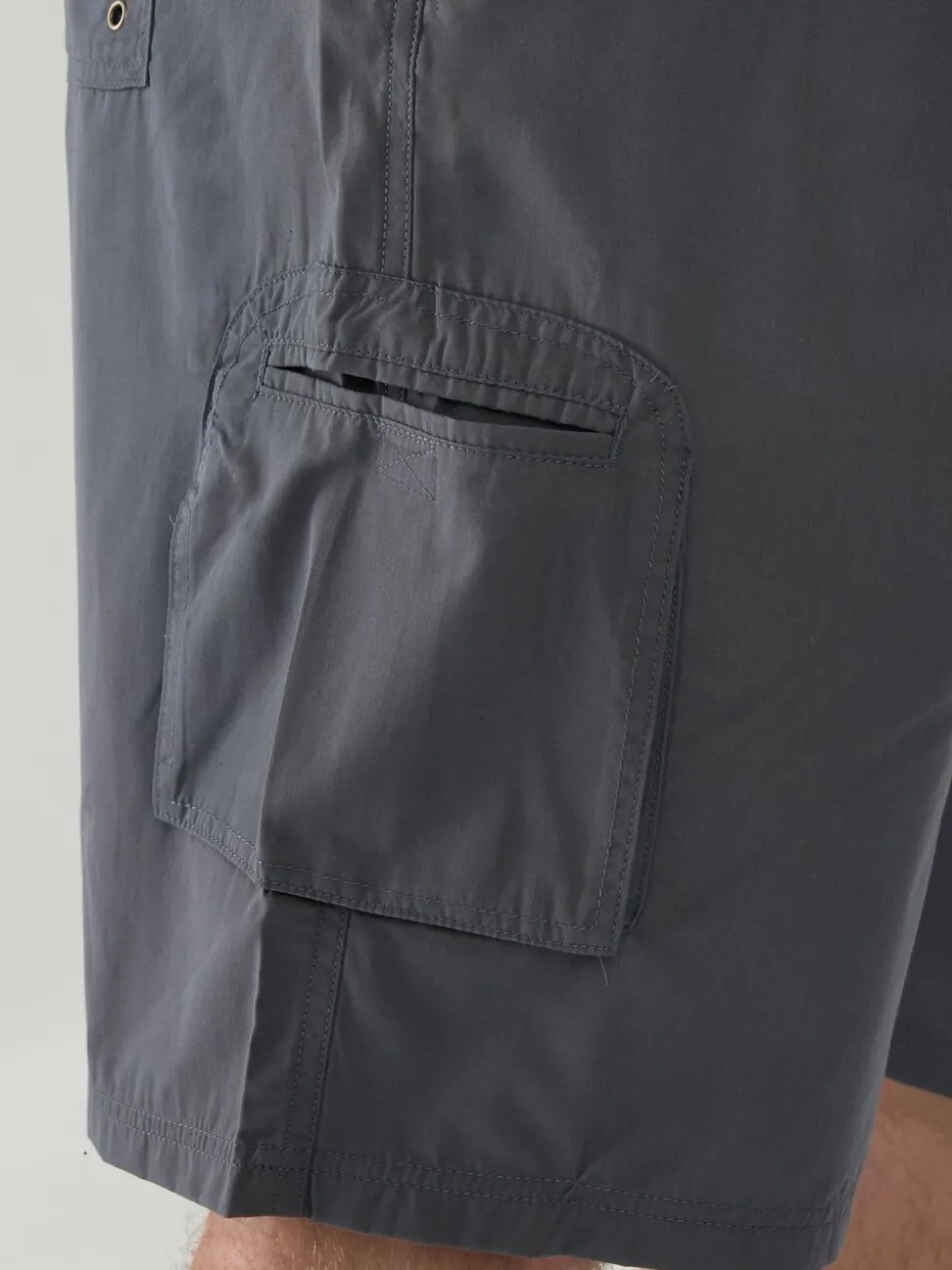 D555 Grey NICK Cargo Shorts With Shaped Leg Pockets