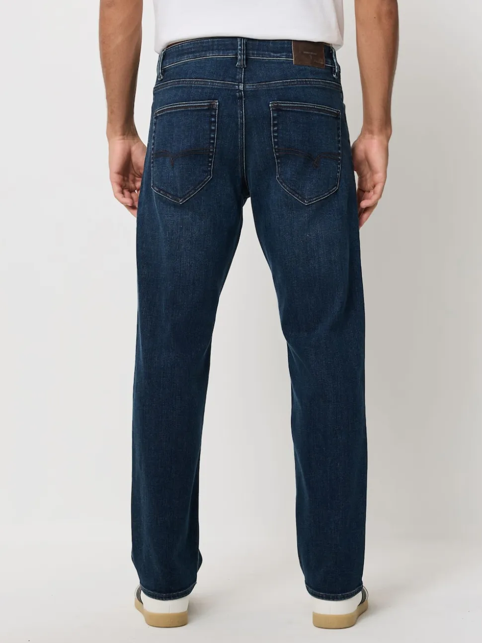 Dark Blue - ThermoGen Straight Fit Motionflex Jeans