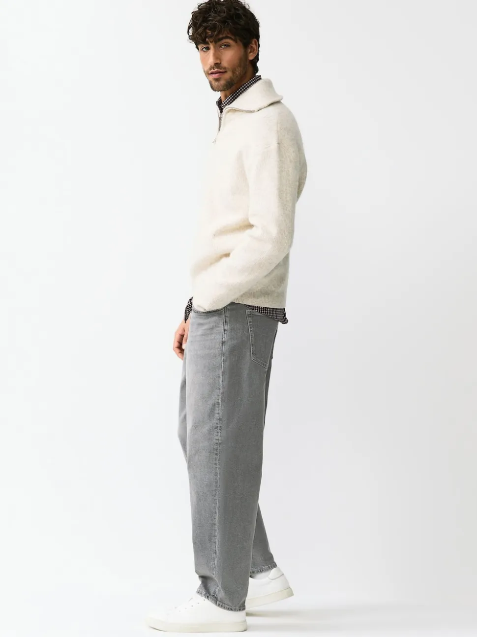 Grey Barrel Fit Vintage Wash Denim Jeans