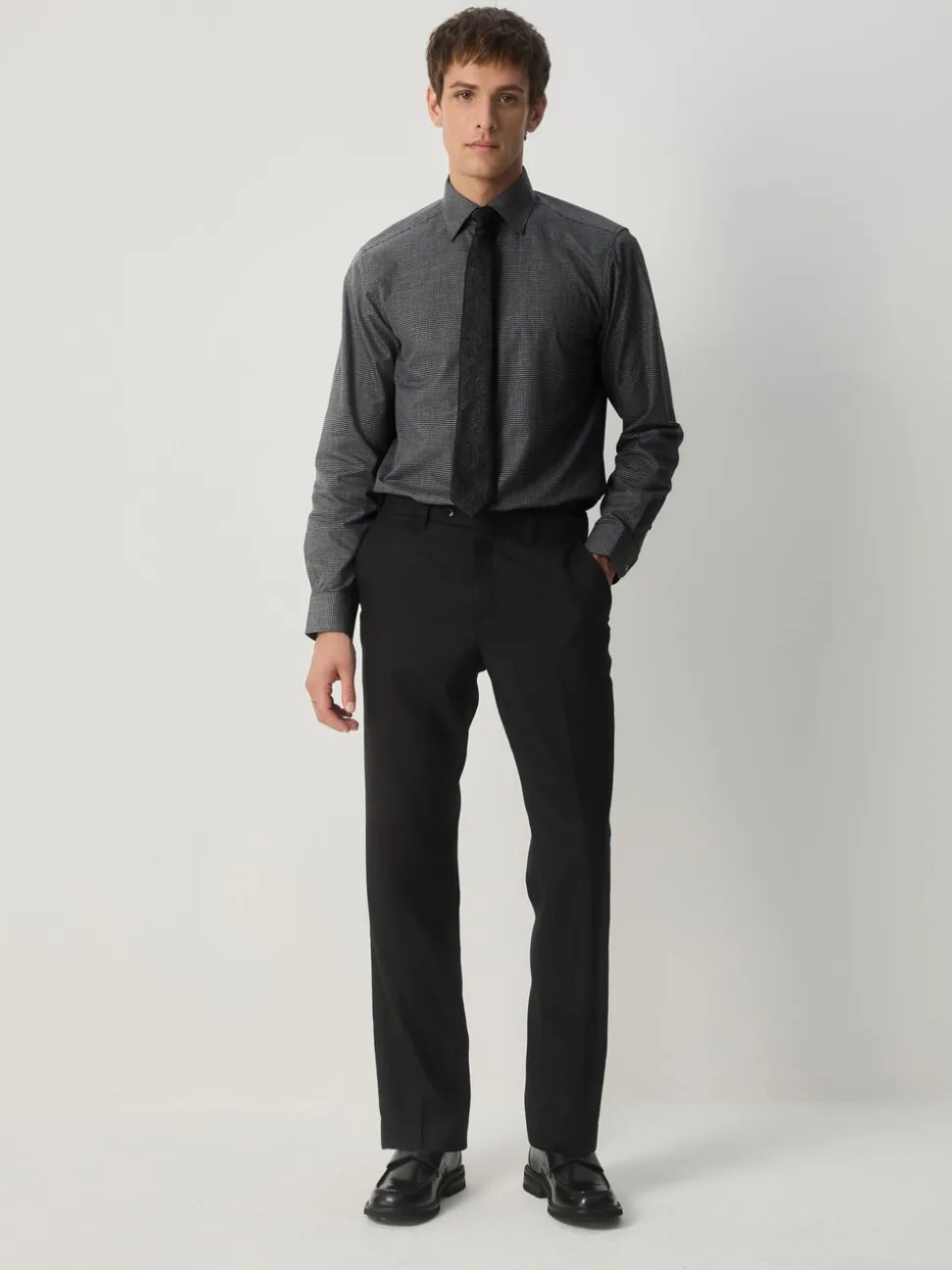 Grey Texture/ Black Paisley Regular Fit Shirt And Tie Party Pack