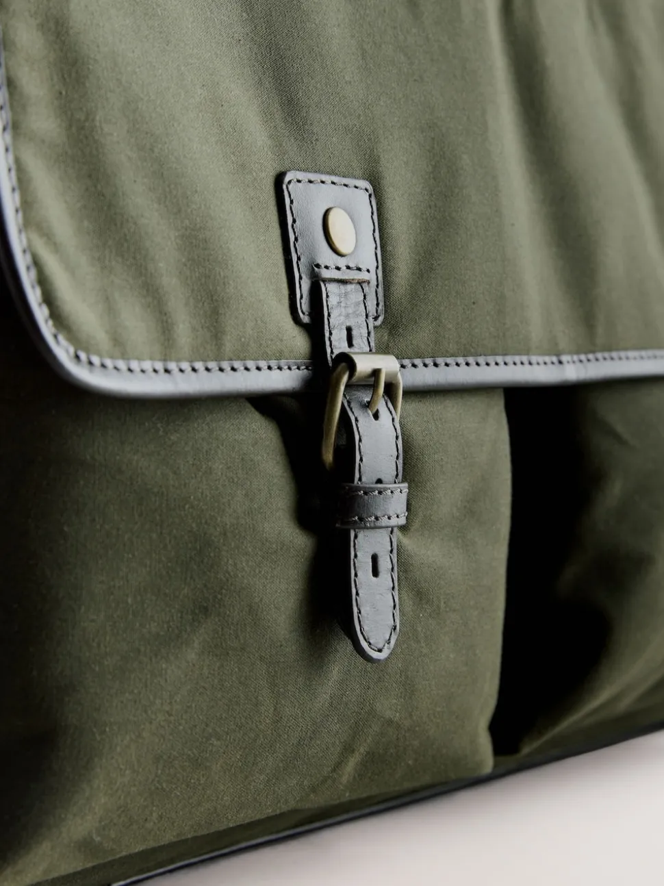 Khaki Green Wax Cotton Weekend Holdall Bag