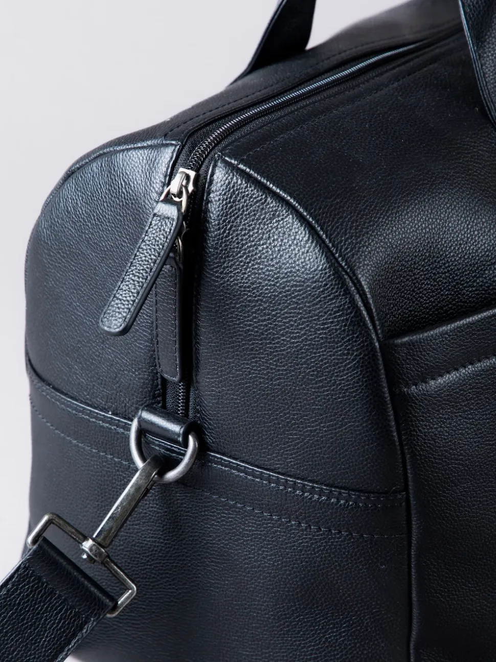 Lakeland Leather Black Crummock Holdall