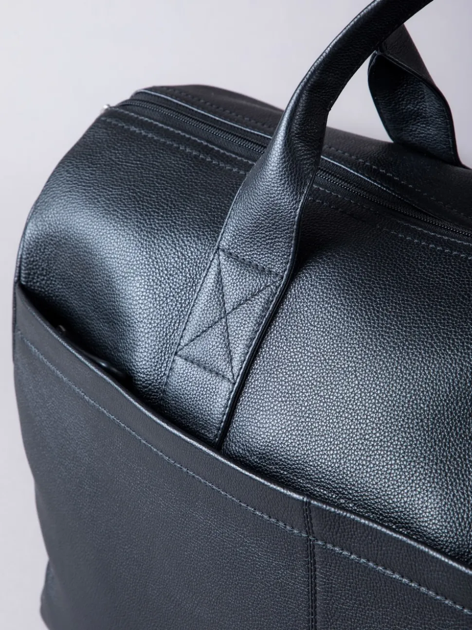 Lakeland Leather Black Crummock Holdall