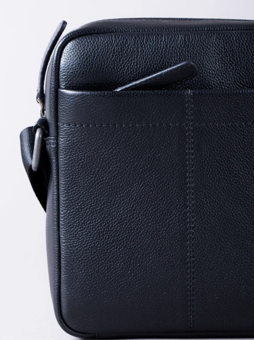 Lakeland Leather Black Crummock Reporter Bag