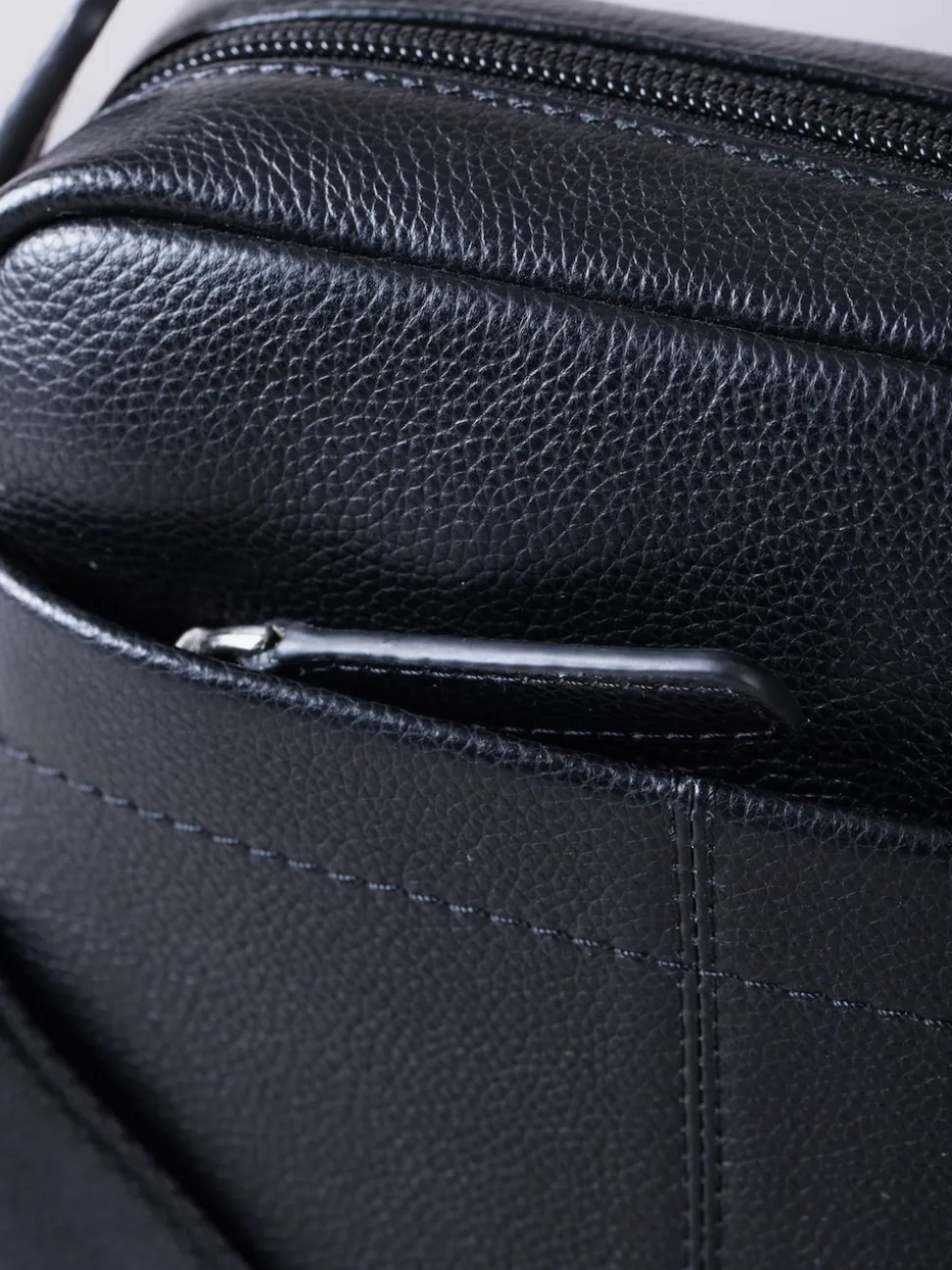 Lakeland Leather Black Crummock Reporter Bag