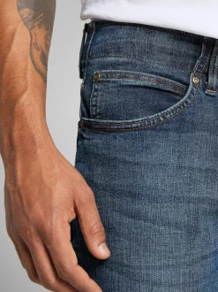 Lee Maddox Straight Fit Extreme Motion Jeans