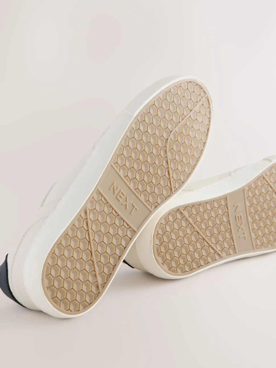 Neutral Low Court Trainers