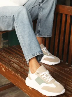 Off The Hook Brown Collins Casual Lace-Up Leather Trainers