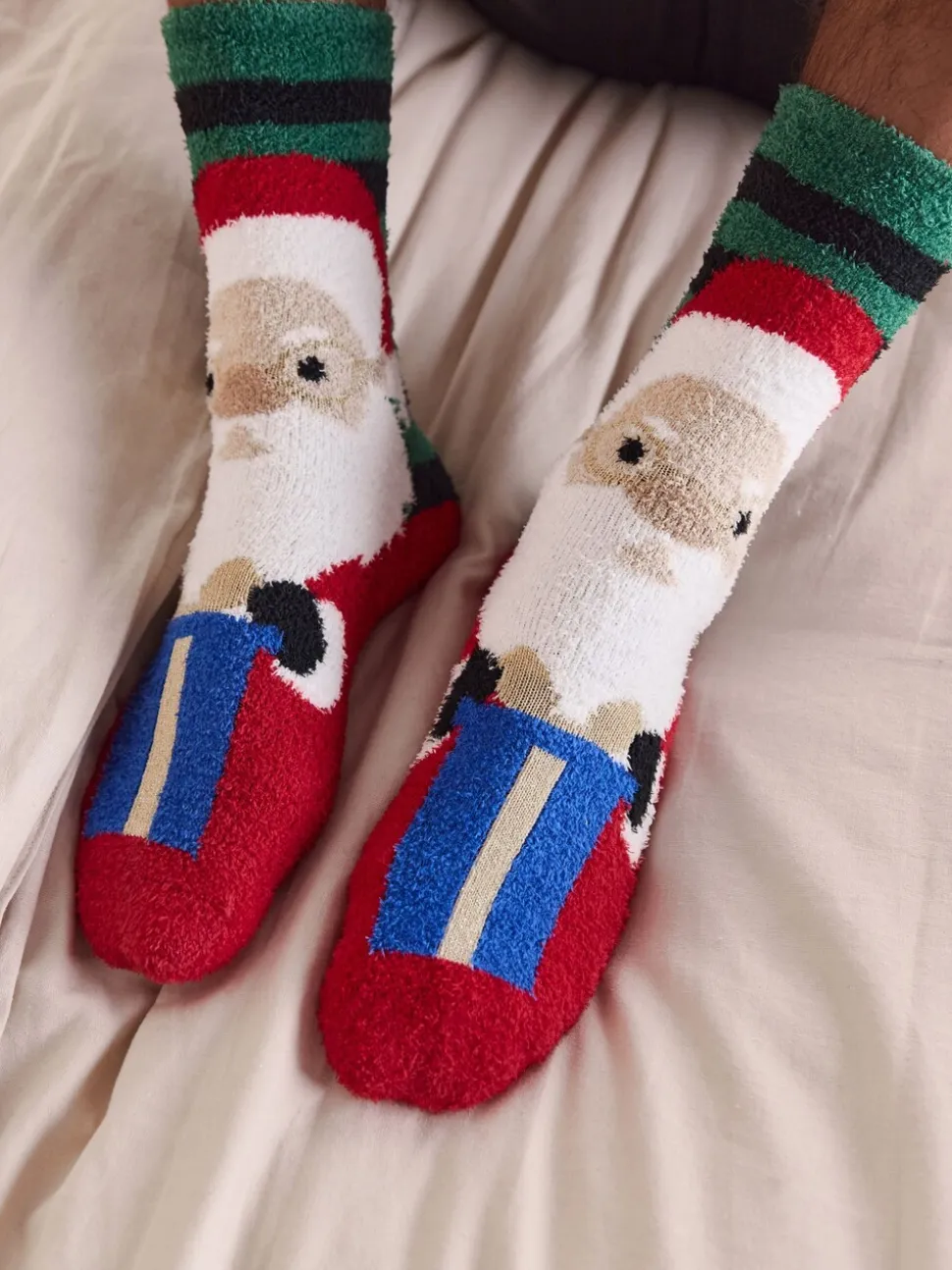 Red/Green Santa and Reindeer Christmas Pattern Cosy Socks 2 Pack