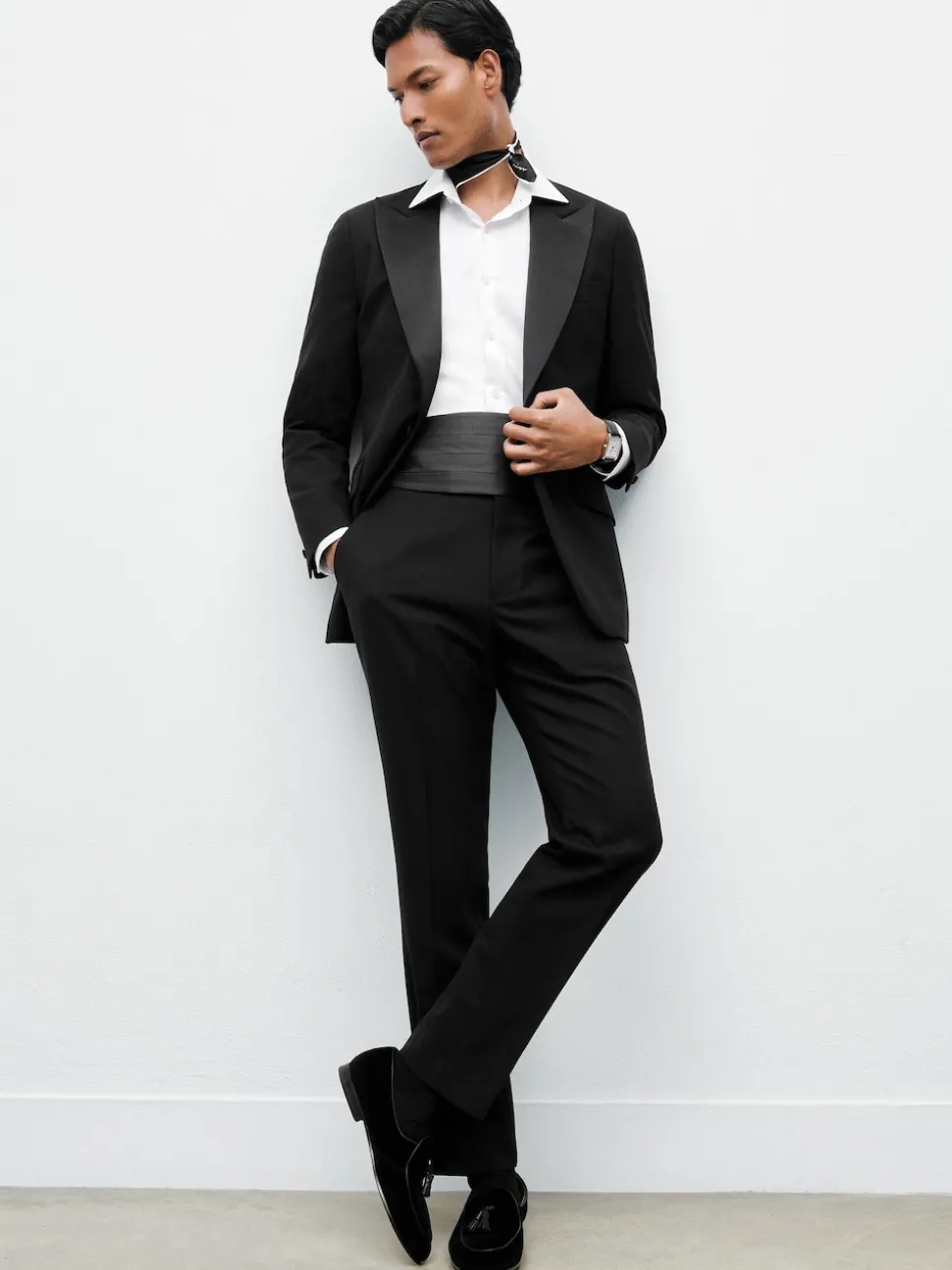 Reiss Black Harry Velvet Tassel-Detail Loafers