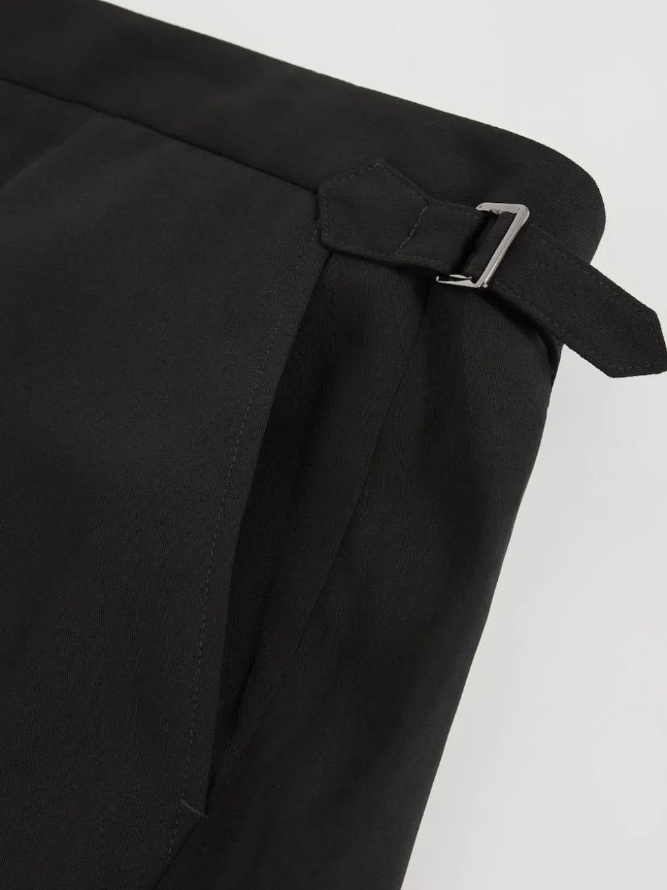 Reiss Black Tanine Side-Adjuster Tailored Shorts