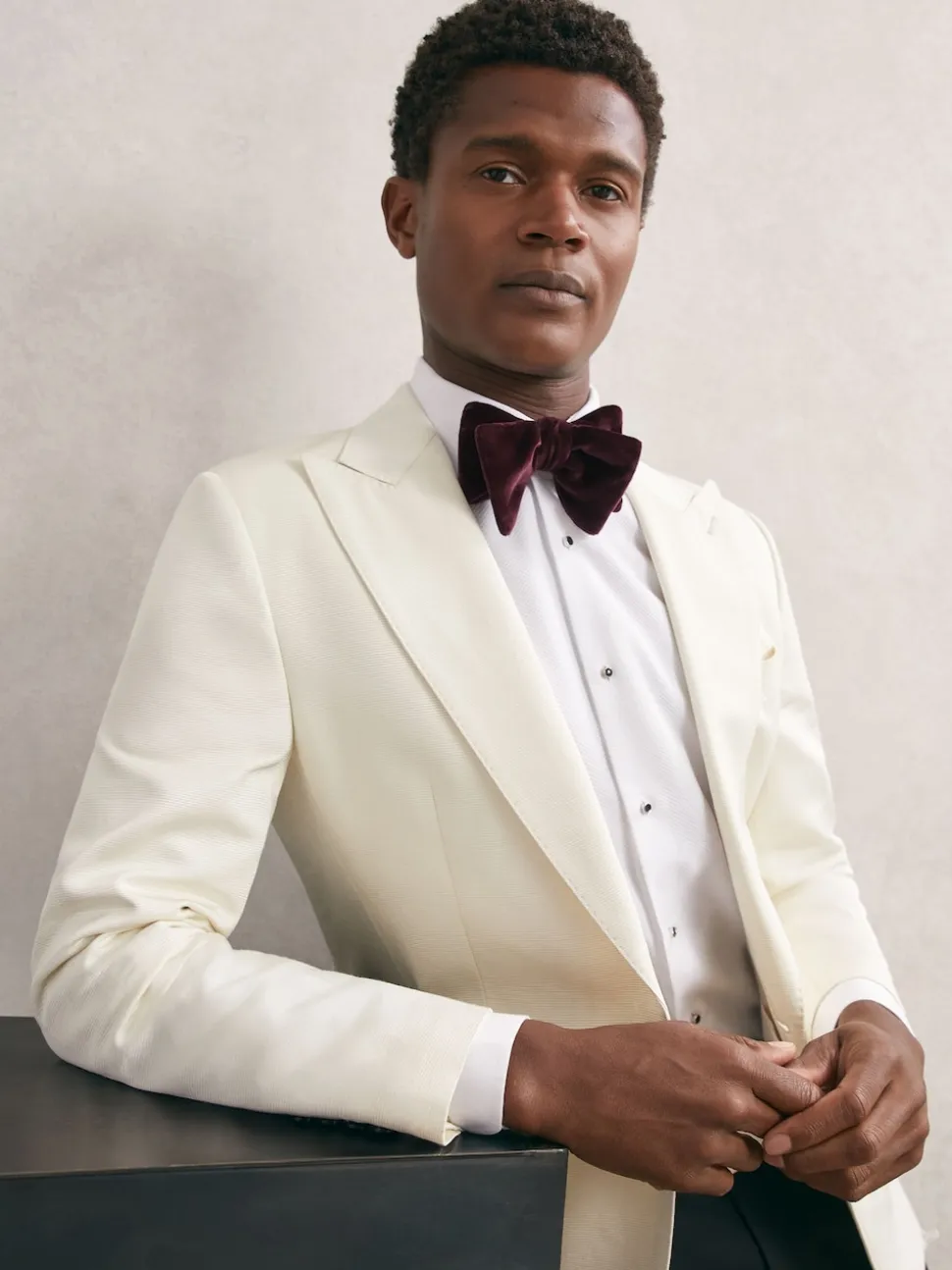 Reiss Bordeaux Hike Velvet Bow Tie