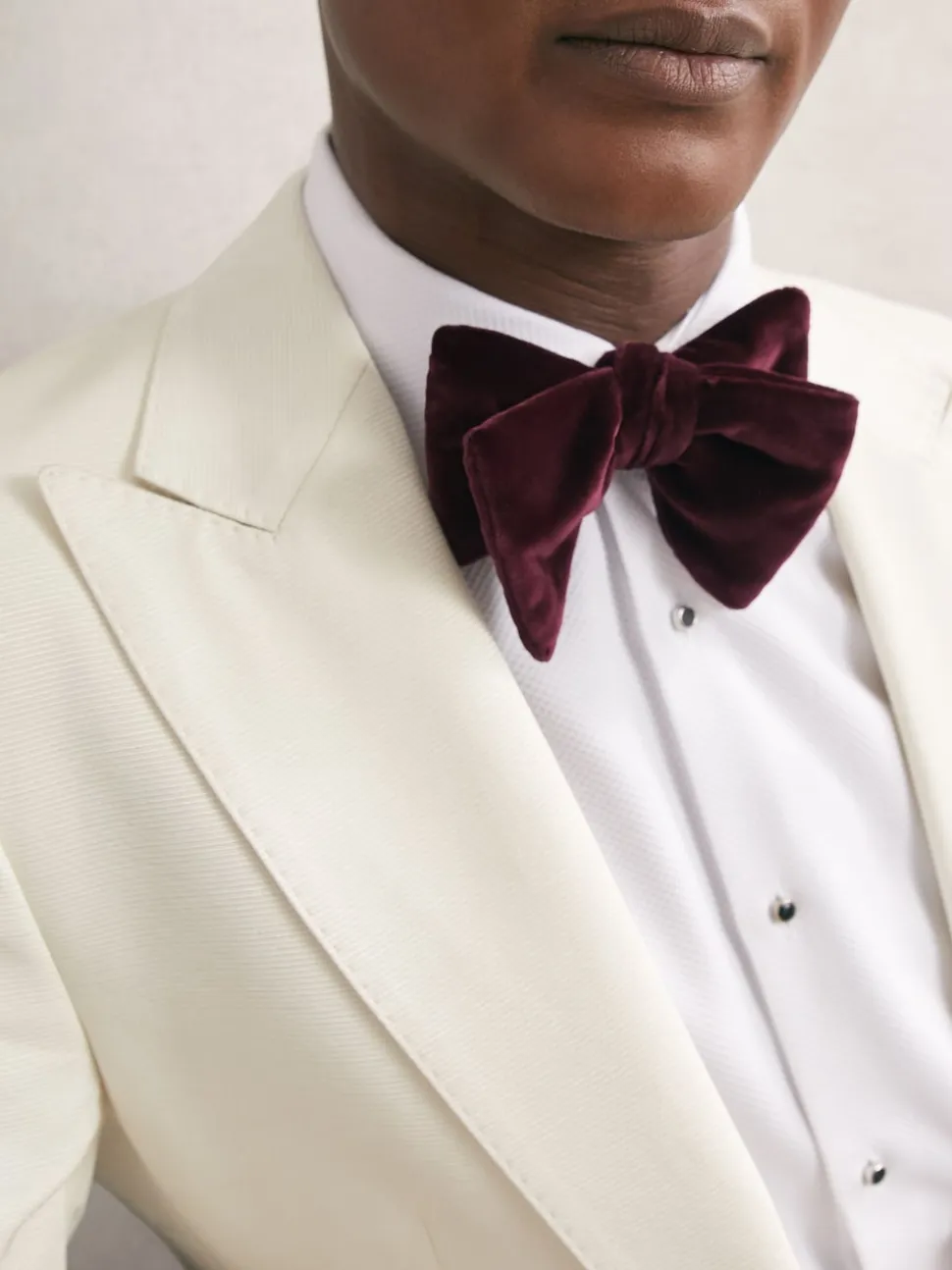 Reiss Bordeaux Hike Velvet Bow Tie