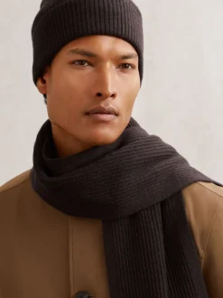 Reiss Chocolate Brown Chesterfield Gs Merino Wool Scarf and Beanie Gift Set