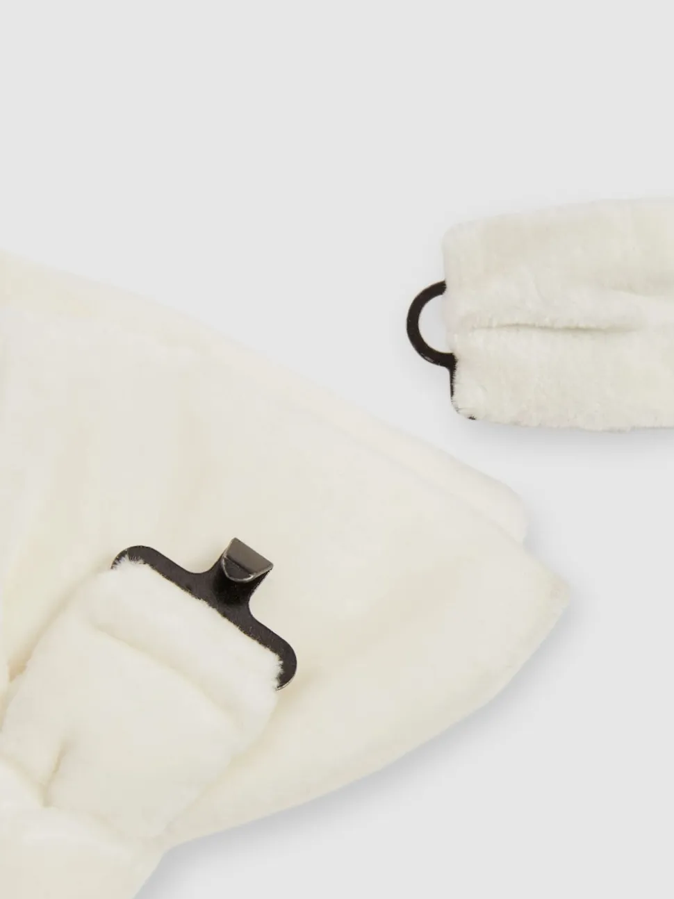Reiss Ivory Hike Velvet Bow Tie