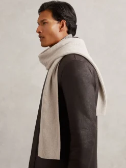 Reiss Light Oatmeal Melange Chesterfield Gs Merino Wool Scarf and Beanie Gift Set