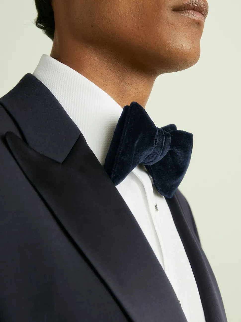 Reiss Navy Hike Velvet Bow Tie